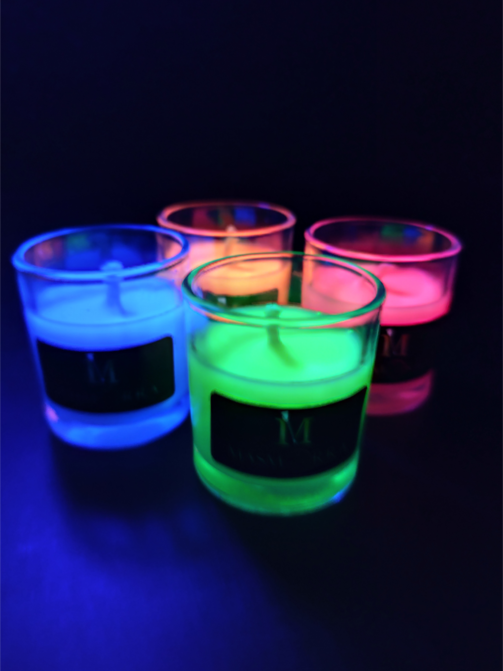Vela Wax Play - Kit Baunilhinha Neon | 4 un + Luz Negra 220v - Baixa Temperatura - Masmorra Velas