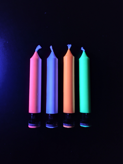 Vela Wax Play - Kit 4un Fluorescente + Luz negra - Baixa Temperatura - Masmorra Velas